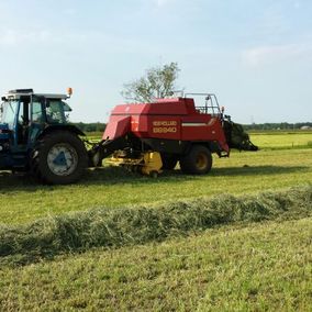 Tractor op gras